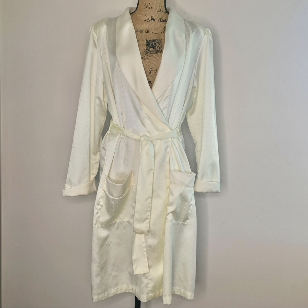 Vtg Victoria's Secret Gold Crown Label Satin Robe w/ belt Size Large Ivory 70s - Picture 2 of 13